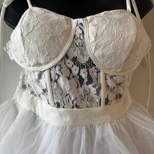 Main Strip White Tulle Lace Mini Dress Size Large NEW